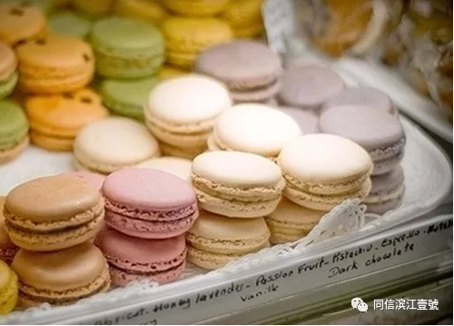 一見(jiàn)傾心，一口難忘，網(wǎng)紅甜品琉璃三彩，一秒甜進(jìn)你心底！